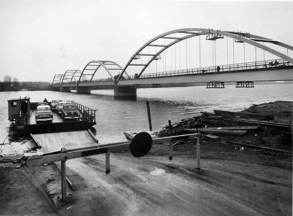 Färjan och nya bron till Skeppsholmen