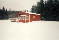 Röd byggnad i Guldsmedstorp, Svartå, ca 2000