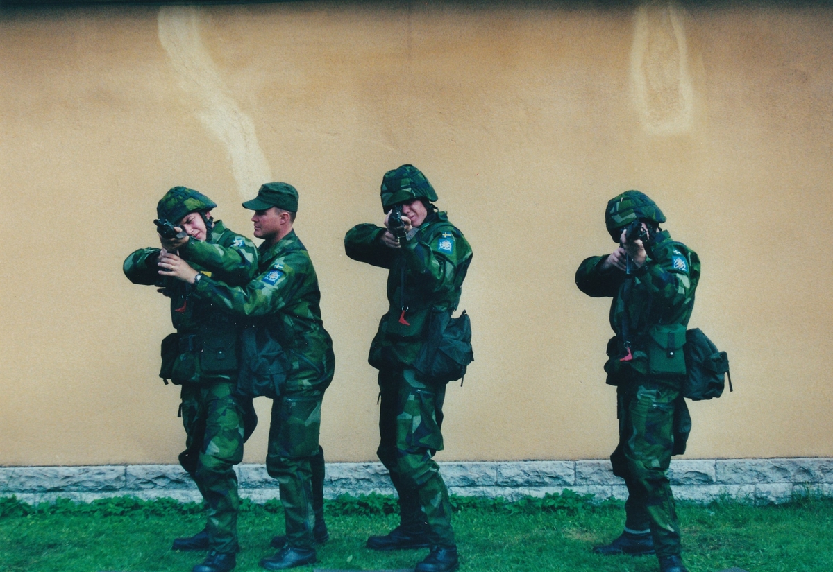 Göta Trängregemente. Grundläggande skjututbildning 2000.