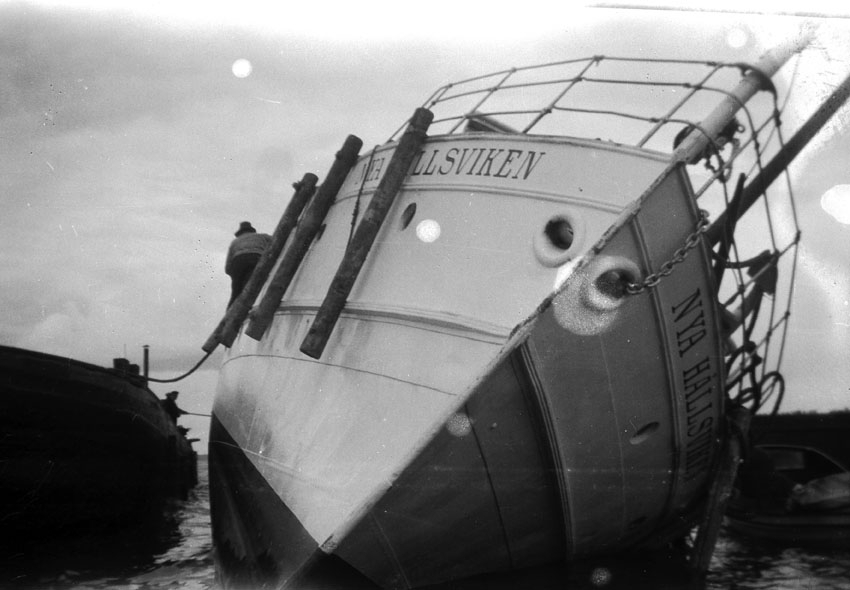 Sjöolycka, fartyget Nya Hållsviken har kantrat.