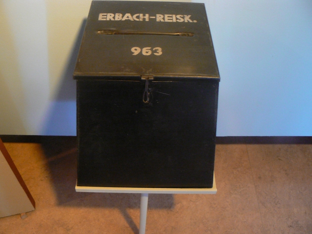 Valurna från Saar - Garnisonsmuseet Skaraborg / DigitaltMuseum