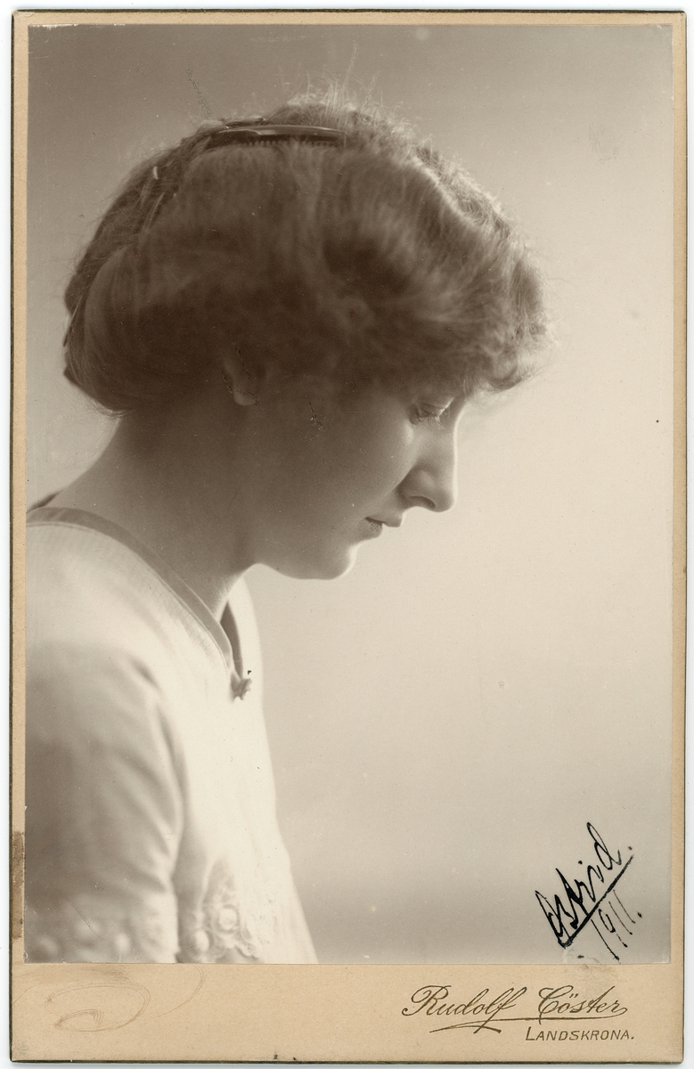 Kabinettsfotografi - Astrid, Landskrona 1911