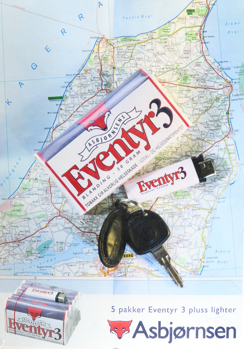 En pakke med eventyrblanding 3, en lighter og bilnøkler på et kart over danmark.