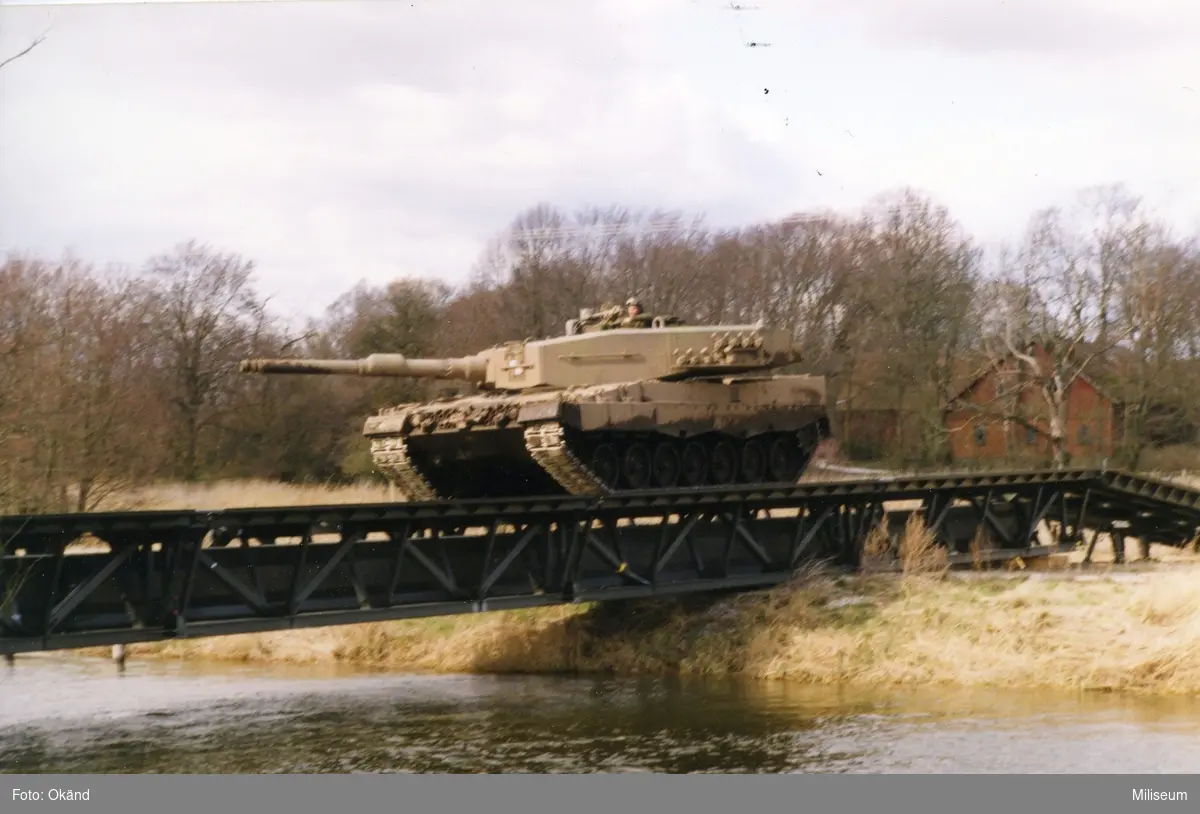 Krigsbro 5 (KB 5). Stridsvagn 121 "Leopard".
