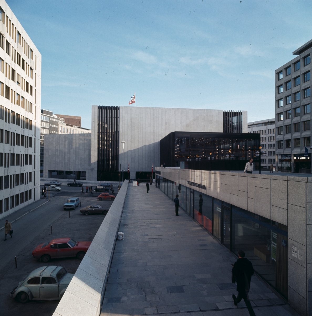 Oslo konserthus, tegnet av den svenske arkiteken Gösta Åbergh, fotografert i 1977. Konserthuset ble åpnet 22. mars 1977.