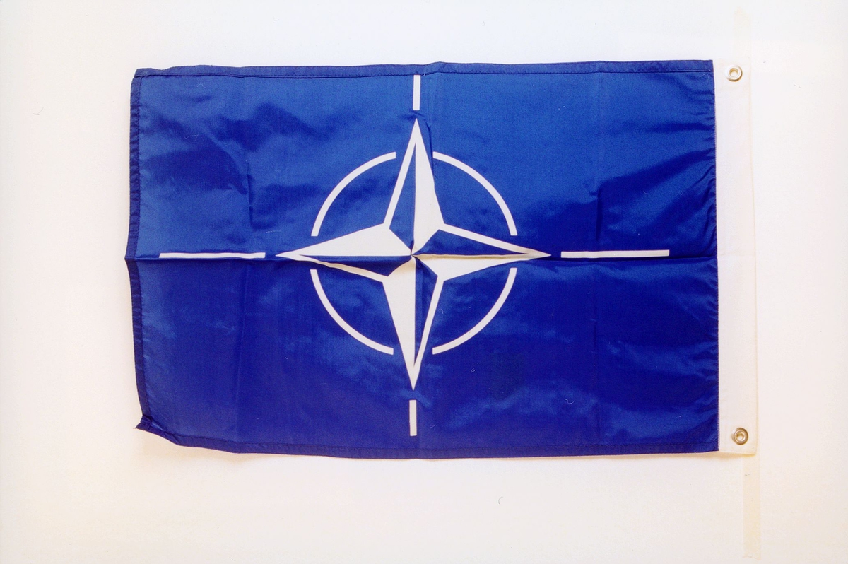 postmuseet, gjenstander, flagg, NATO-flagg