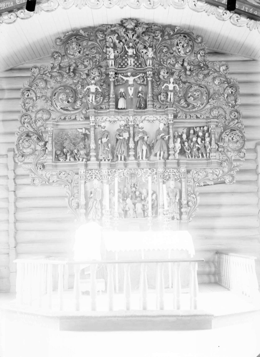 15.06.1908. Altertavlen i Lesja kirke.