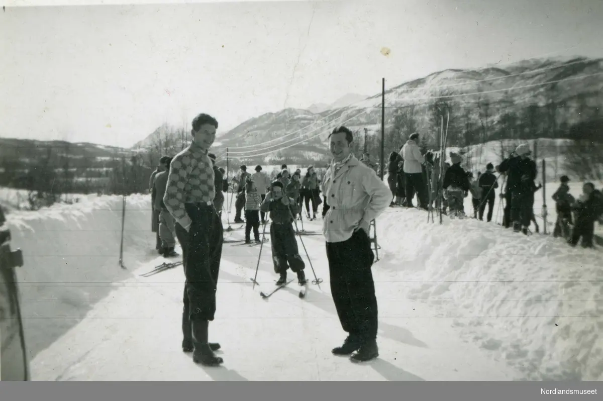 Skirenn i Leiranger. Foran til venstre Arne John Olsen (f. 1936) fra ...