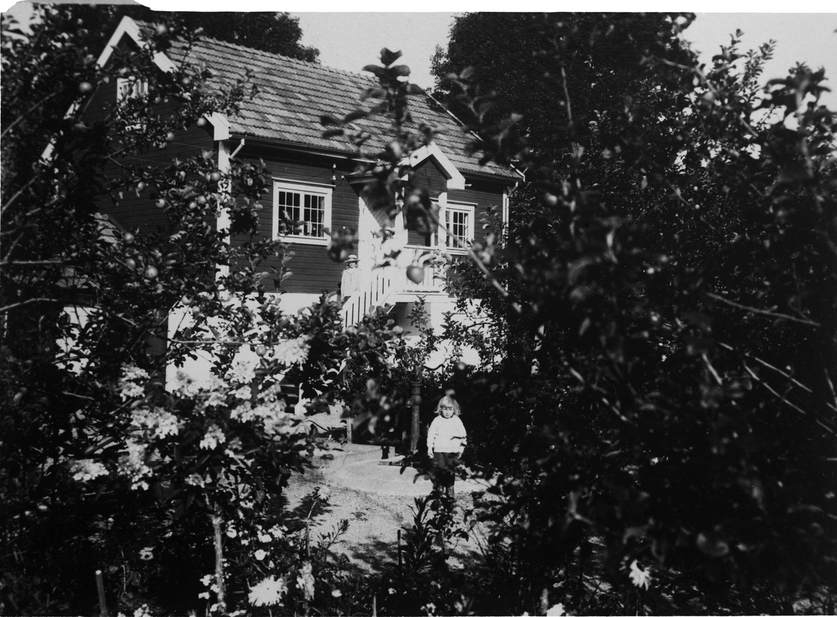Bostadshus med trädgård, Sjögatan, Östhammar, Uppland