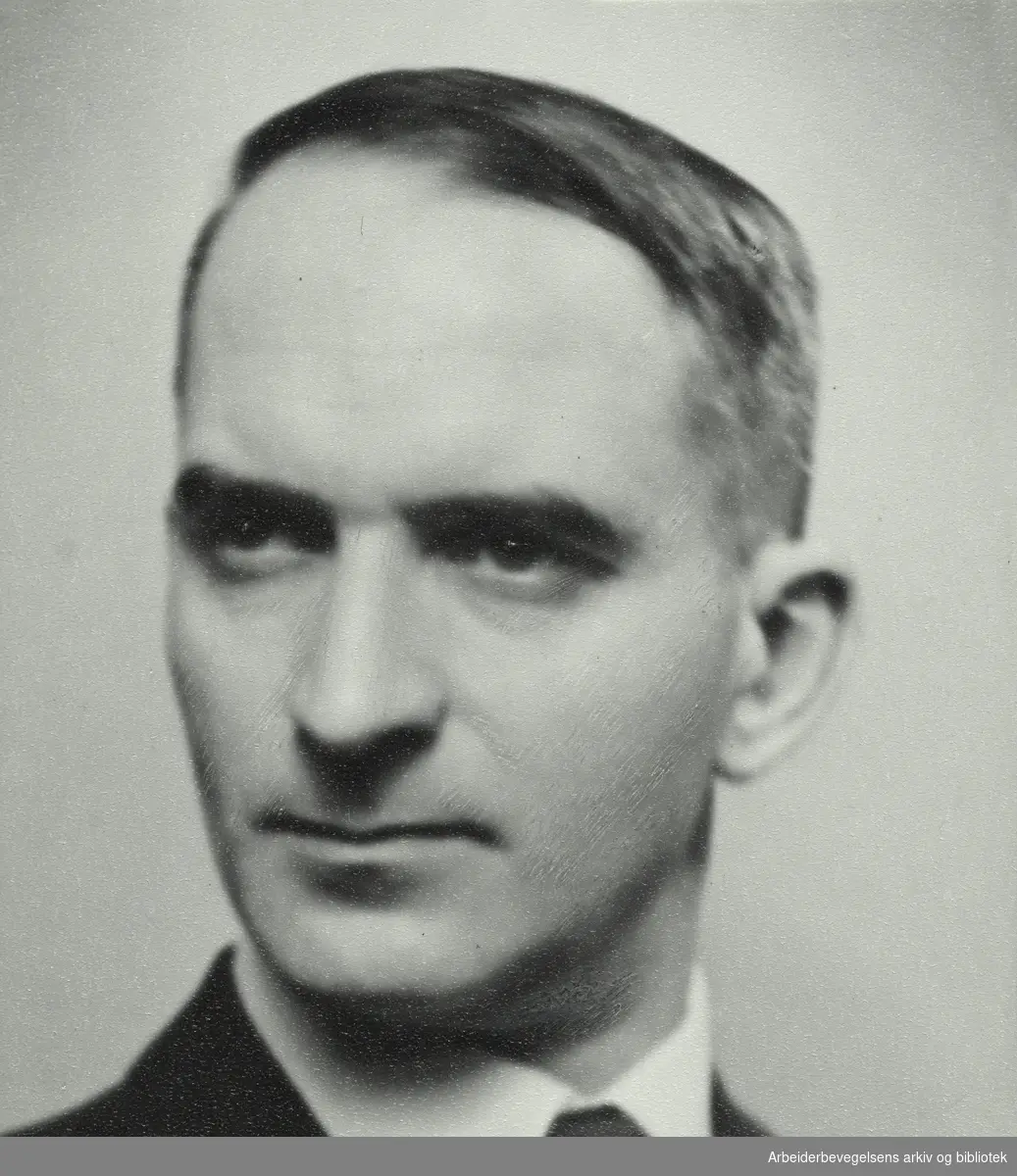 Jeremi Maria Franciszek Wasiutyński (1907 – 2005). Polsk-norsk astrofysikar og filosof. Udatert