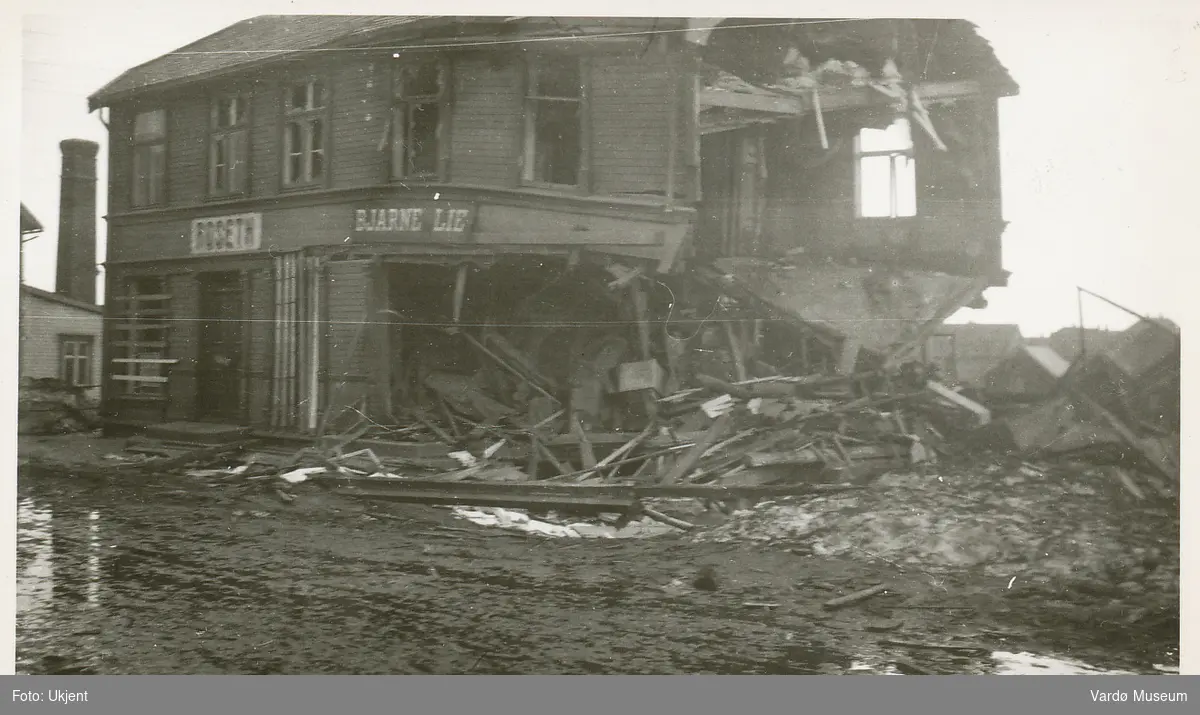 Bjarne Lies forretning i Vardø totalskadd etter bombeangrep i 1942