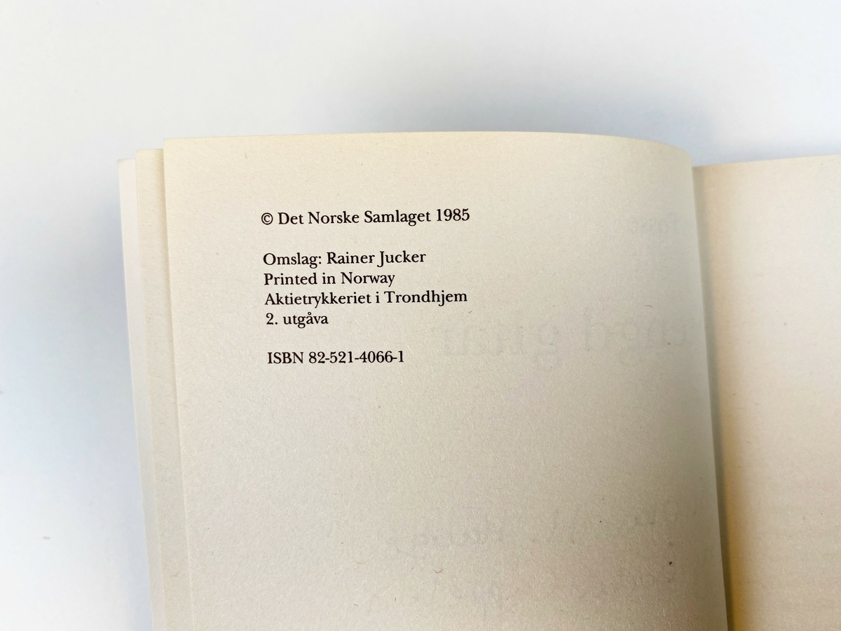 Bok frå boksamlinga til Olav H. Hauge. 