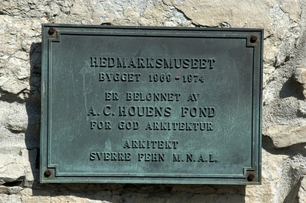 Hamar, Storhamarlåven, "Betongprisen", Hedmarksmuseet bygget 1969 - 1974  er belønnet av A. C. Hauens Fond for god arkitektur, arkitekt Sverre Fehn,
