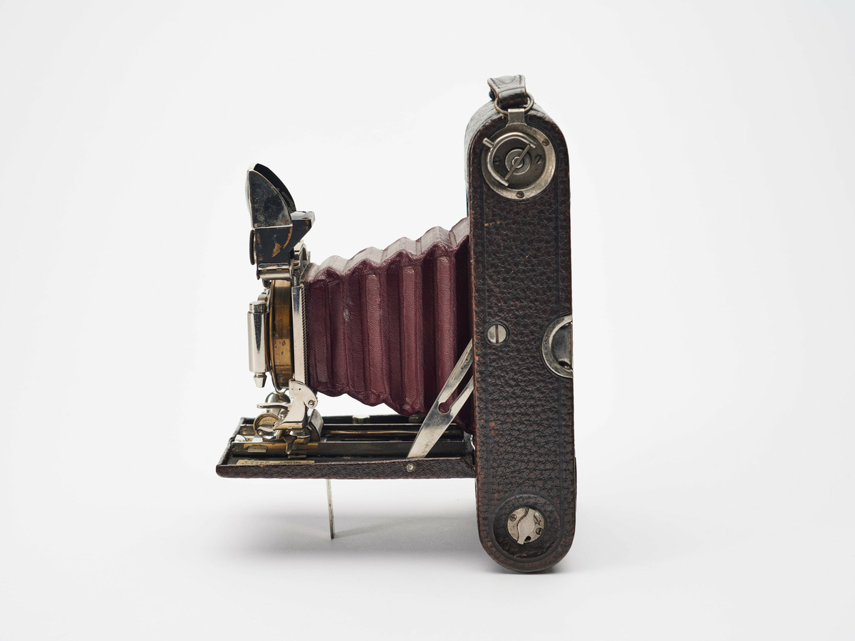 3 Folding Pocket Kodak model E er et foldekamera for 118 rullfilm, produsert av Eastman Kodak Co. fra november 1903 til mai 1904.