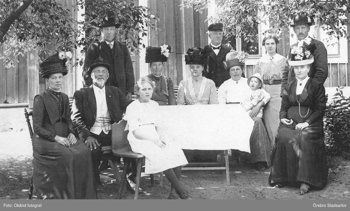 Familjen Nordin i Hjärsta, 1890-tal - Örebro Stadsarkiv / DigitaltMuseum