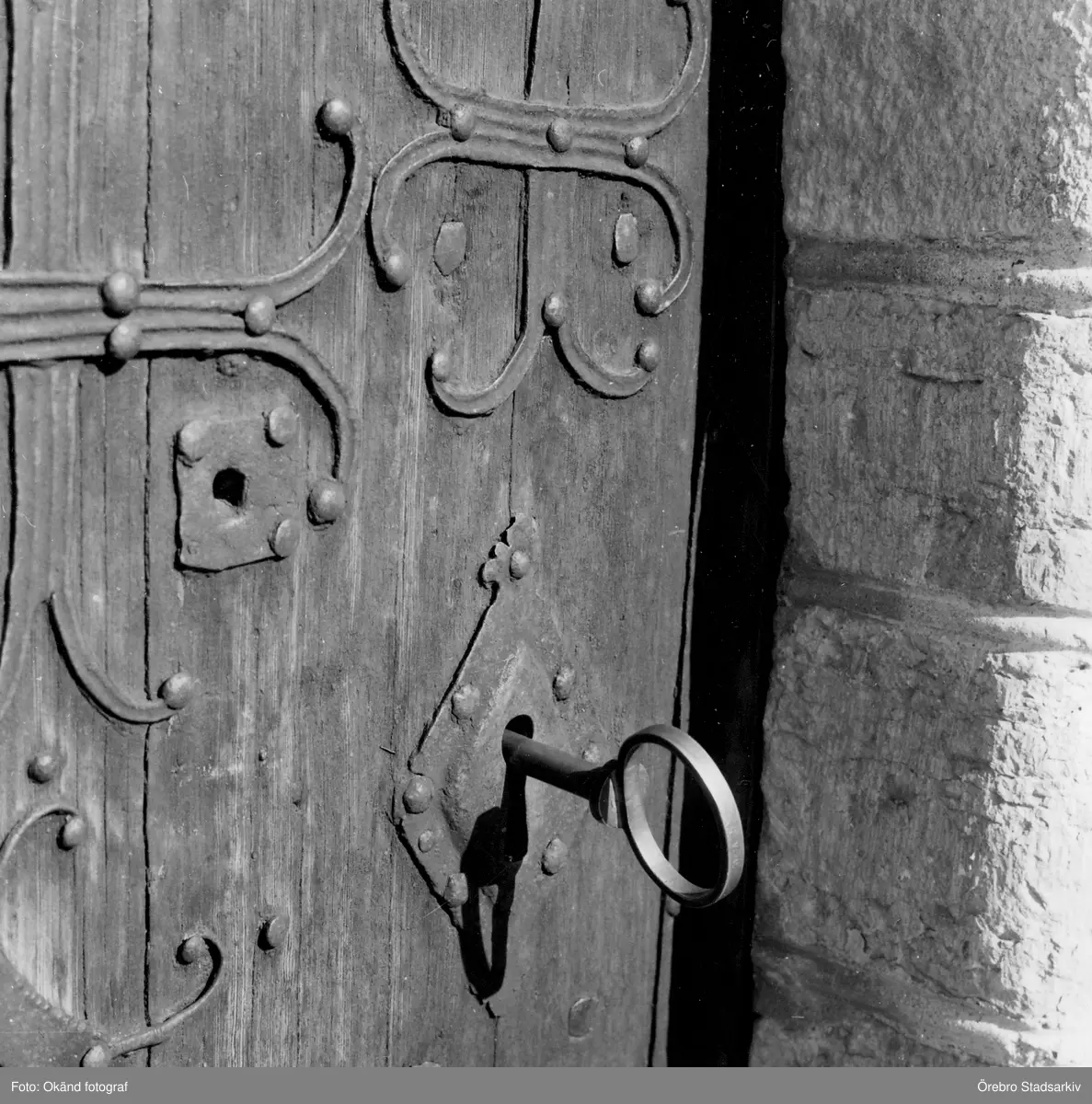 Lås och beslag på Hardemo kyrka, 1960-tal - Örebro Stadsarkiv ...