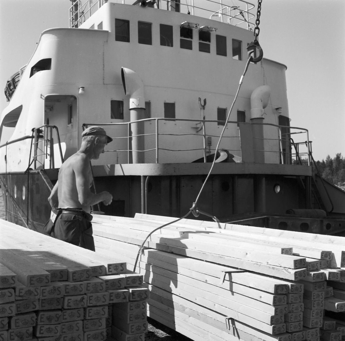 Livligt i Fagervikens hamn, Uppland 1969