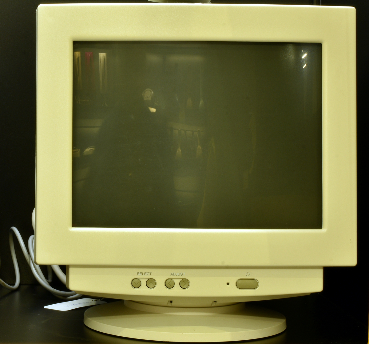 Bildskärm (färg) till datorstation, storlek 15" med VGA-anslutning och upplösning 1024x768. Typ Nokia Display Products / Colour Monitor 449 R, ser.nr. 57911-H-03X0-17.
