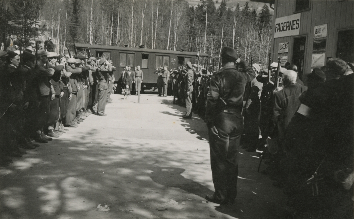 HS soldater kommmer tilbake til Fagernes mai 1945