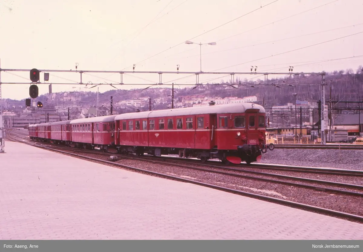 Ekstratog fra Røros til Oslo S, tog 7376, på Oslo Sentralstasjon 3. påskedag 1981