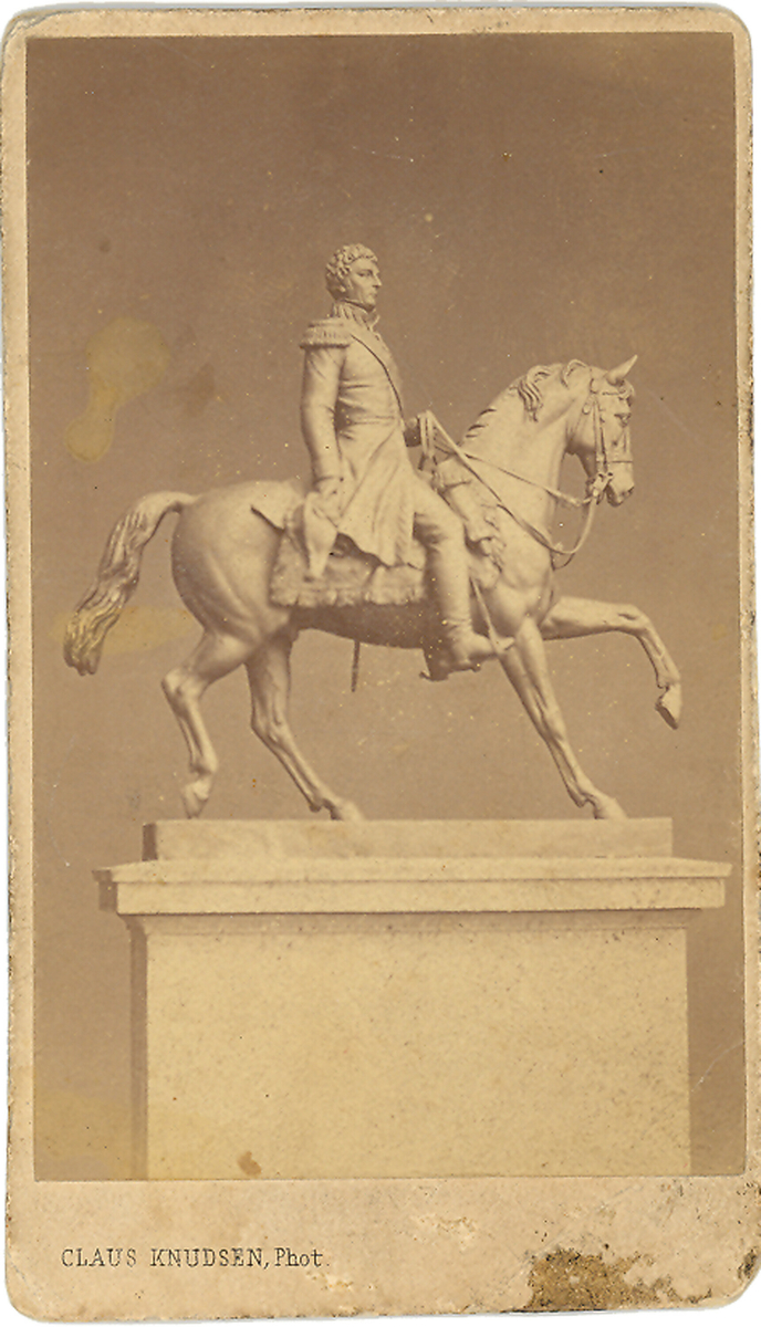 Statuen av Karl Johan framfor Slottet i Oslo