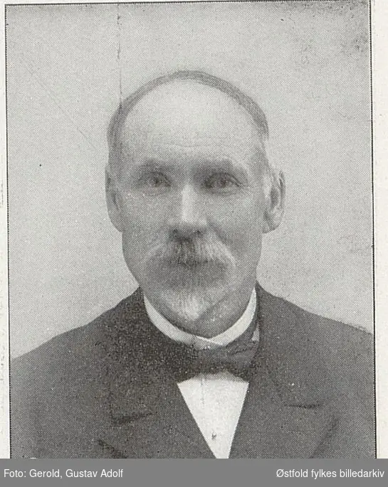 Portrett av Johan Theodor Olsen. Ordfører  i Tune 1902-07  og fra 1911.
