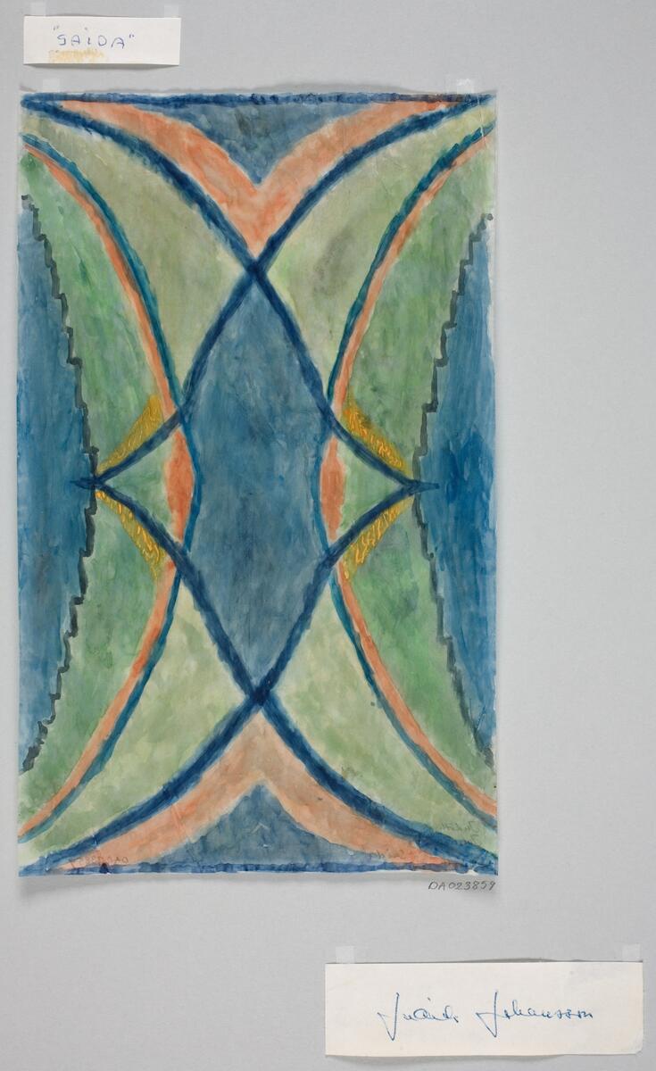 Skiss till matta med organiskt mönster uppbyggt av olika båg- former. Mönstret gåt ända ut i mattans kant.