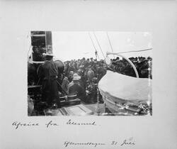 Repro: Avreise med båt fra Ålesund