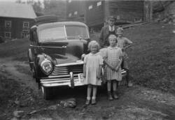 Første bil på Brettingen, Vestre Gausdal.1954.
Martin Gran m