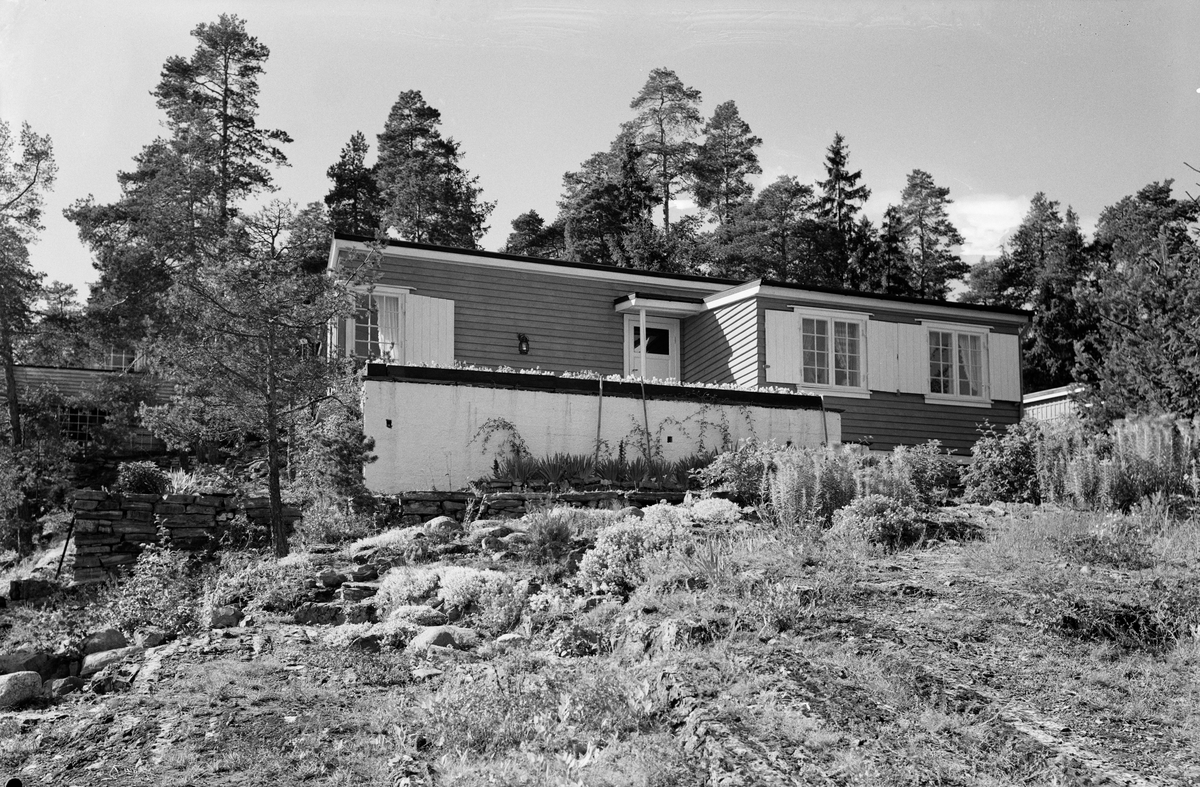 Munthe - Kaas w.dir.- sommerhus på Nesøya tatt for "Vi selv og våre hjem" - ark M. Poulsson