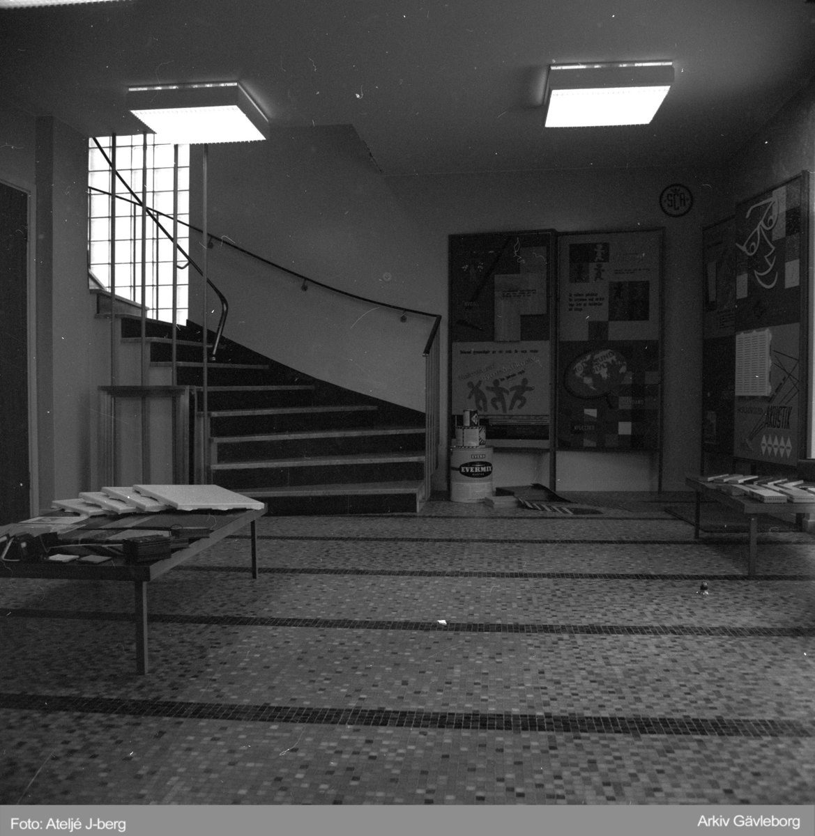 Röda kvarn, interiör och exteriör på Nygatan 43 i Gävle, 1960.