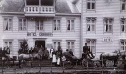 Hotel Grodaas og Navelsakers Hotel.