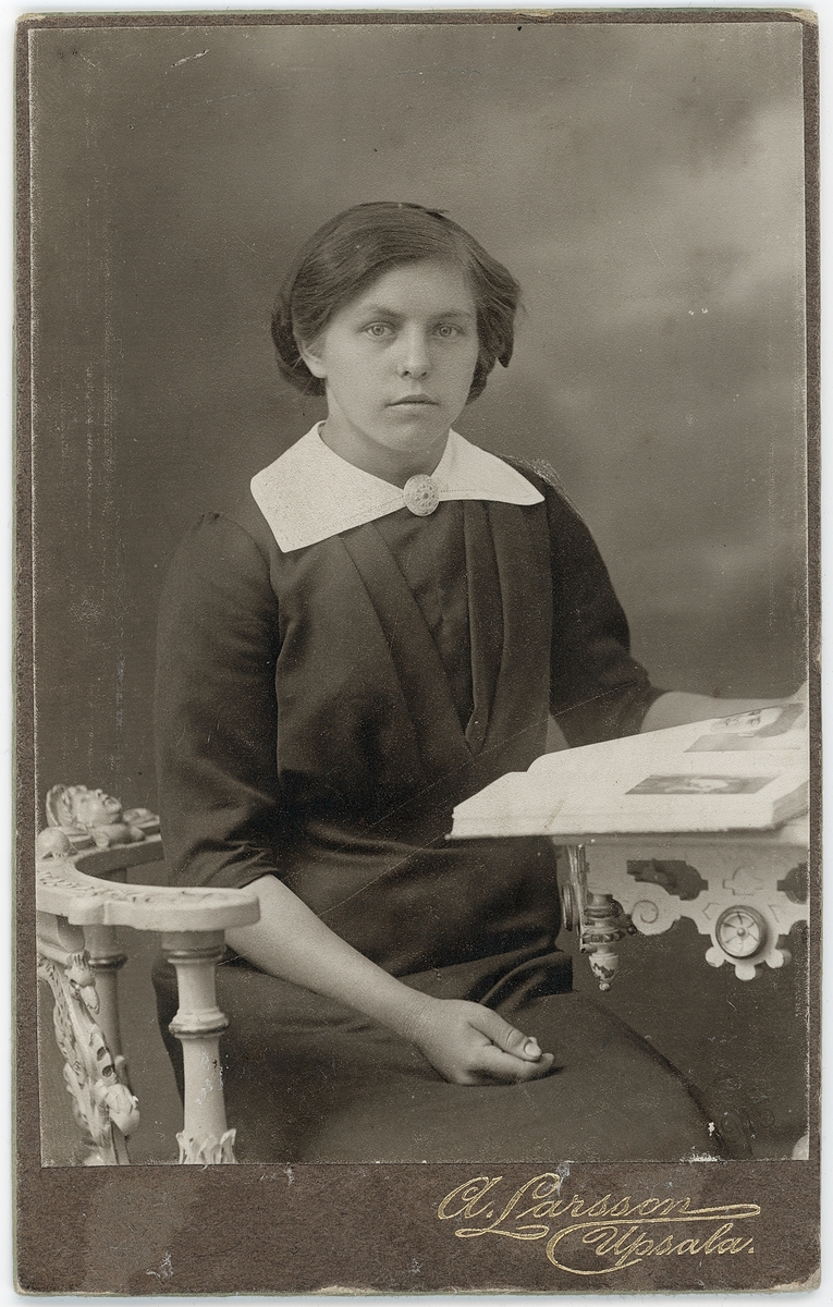 Kabinettsfotografi - Edit, Uppsala 1915