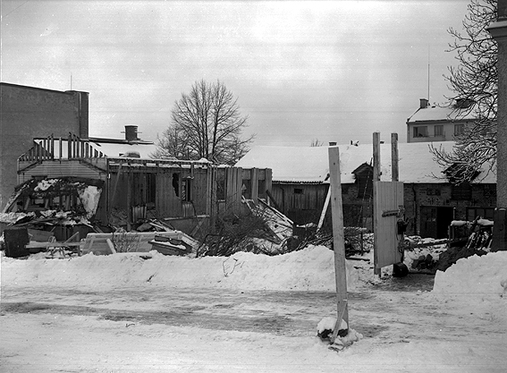 Skånska Cementgjuteriet river och bygger nytt åt Motoraktiebolaget Volvo i Herrgårdsgatsbacken 1944-45.