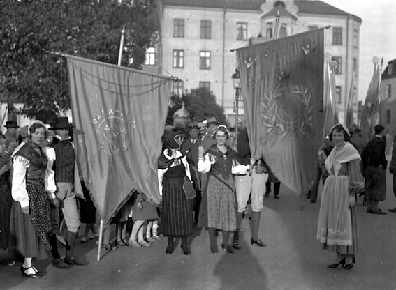 Nationell demonstration med med bl a förbundet SNU, en högerradikal rörelse, vid Herrhagstorget i slutet av 1930-talet.