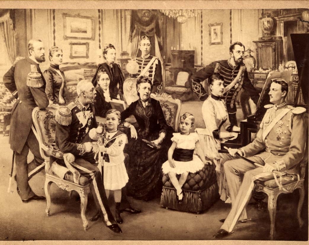 "Svenska Konungafamiljen". Oscar II och Sofia av Nassau med barn och barnbarn.