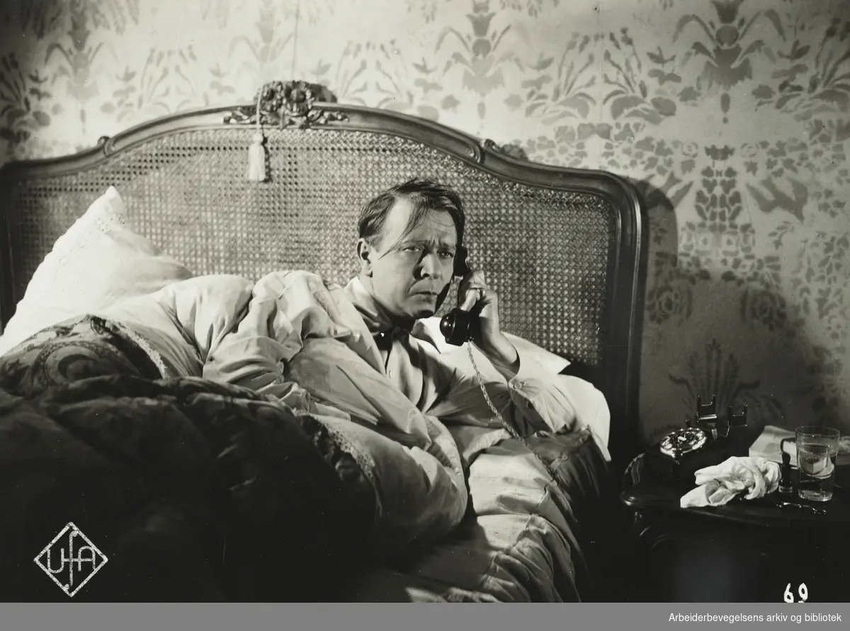 Stillsfoto av Georg Alexander i den tyske komediefilmen "Wie sag' ich's meinem Mann?" 1932. Alexander er far til den norske skuespilleren Georg Richter. Arbeidermagasinet/Magasinet for Alle