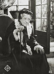 Skuespillerinnen Adele Sandrock (1863 - 1937). Fra filmen "D