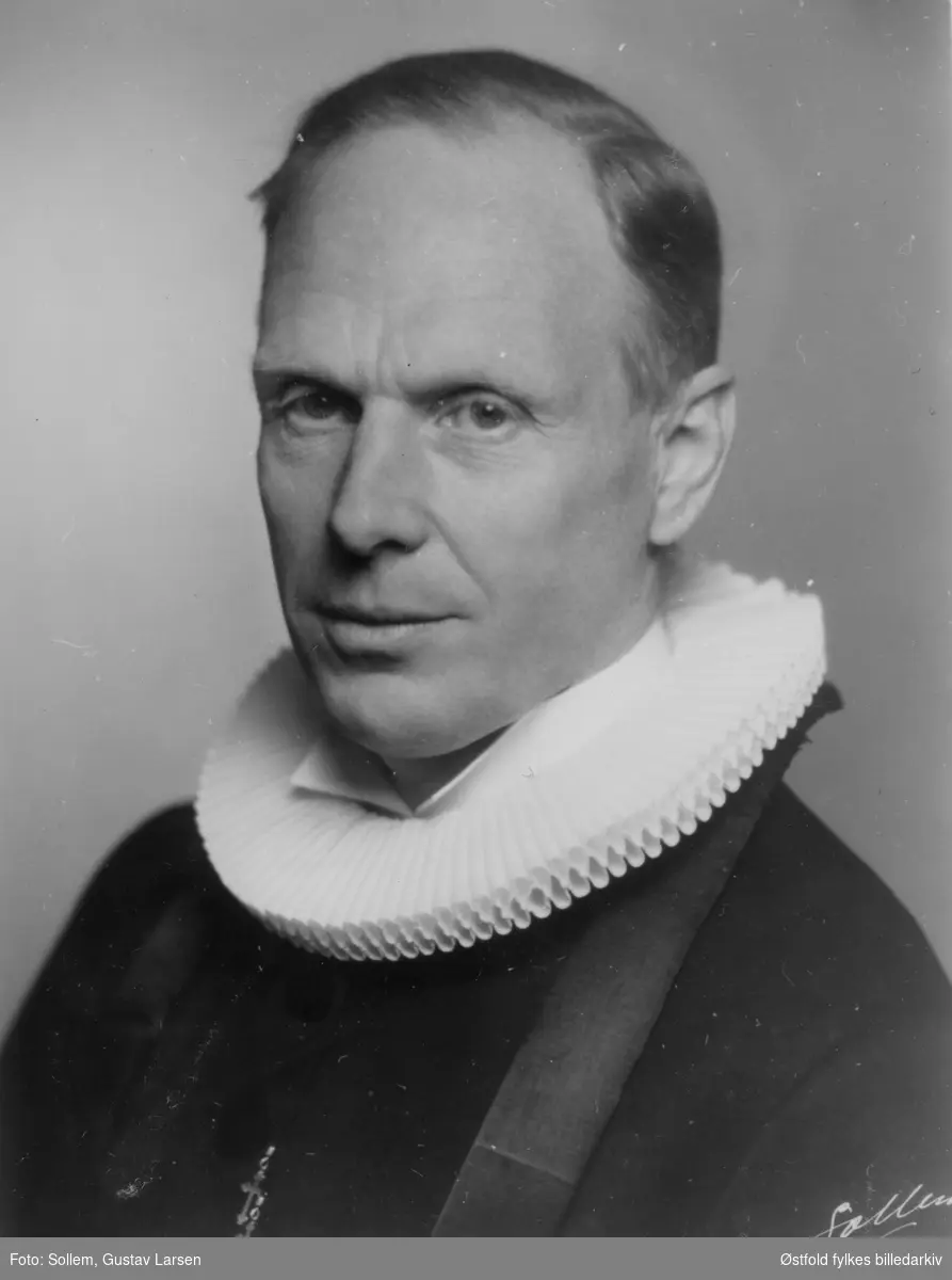 Portrett av Jens H. B. Bjønness-Jakobsen, prest i Råde fra 1946 til 1958.