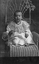 Portrett av barnet til Olava F. ca.1882 eller Anna F.ca.1886