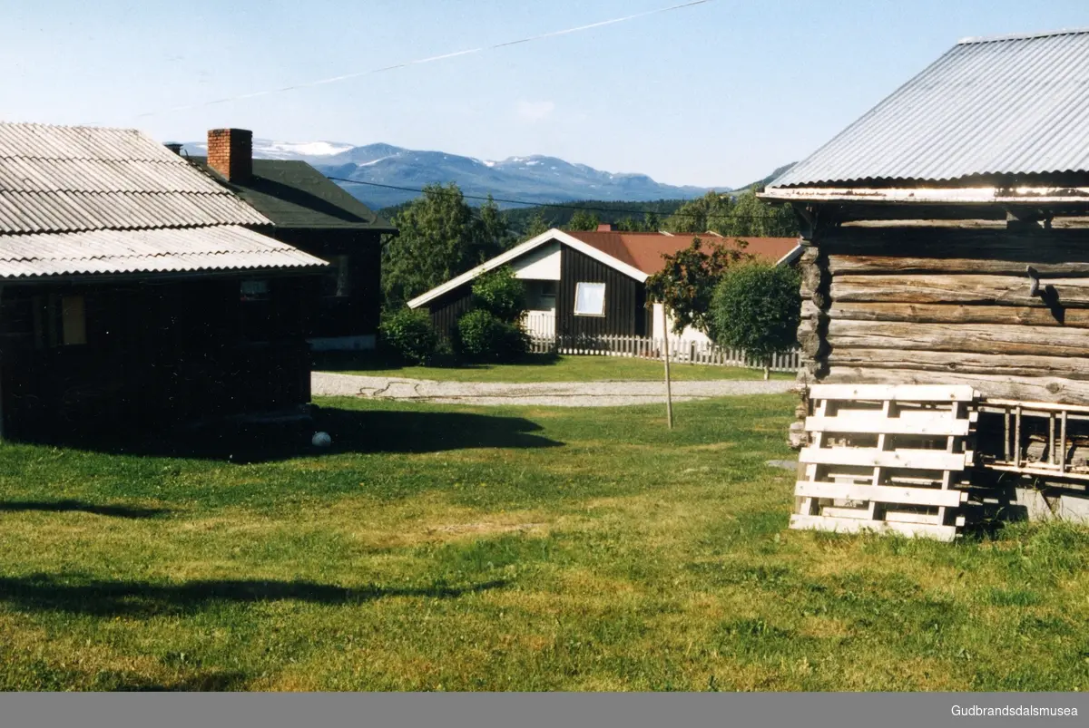 Norske gardsbruk 1998
Skjellom søre 20/3 (ikkje i boka)
Solsida, Vågå