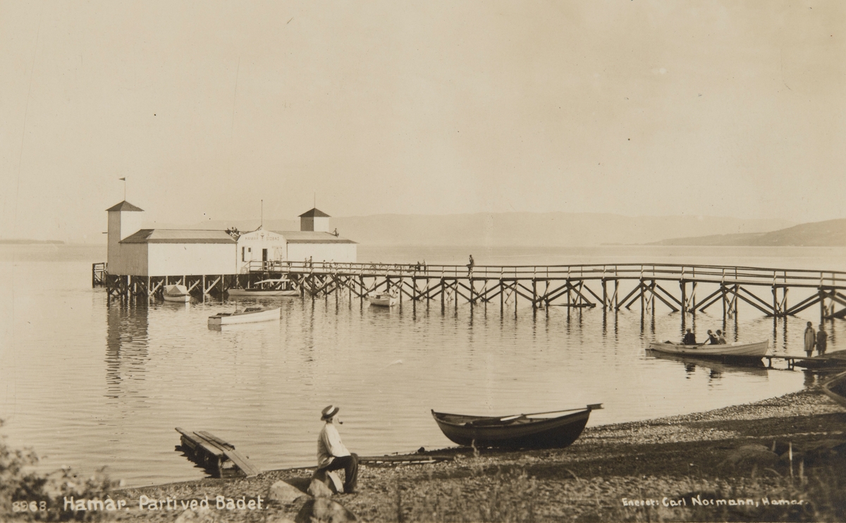 Postkort, Hamar sjøbad bygd 1916, Storhamarstranda, Badehuset ved Koigen,