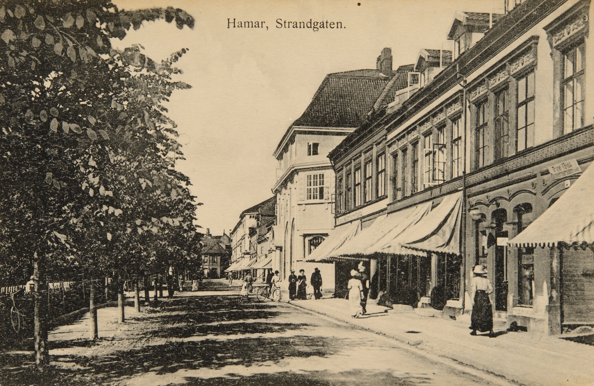 Postkort, Hamar, Strandgata 35-37, forretninger, bygårder,