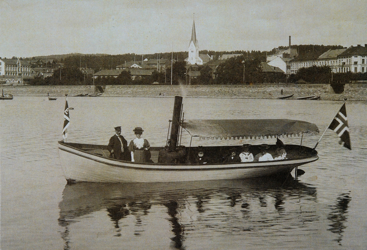 Postkort, Hamarbukta, Mjøsbåt, familieutflukt med en dampbåt, norsk flagg i akterenden,