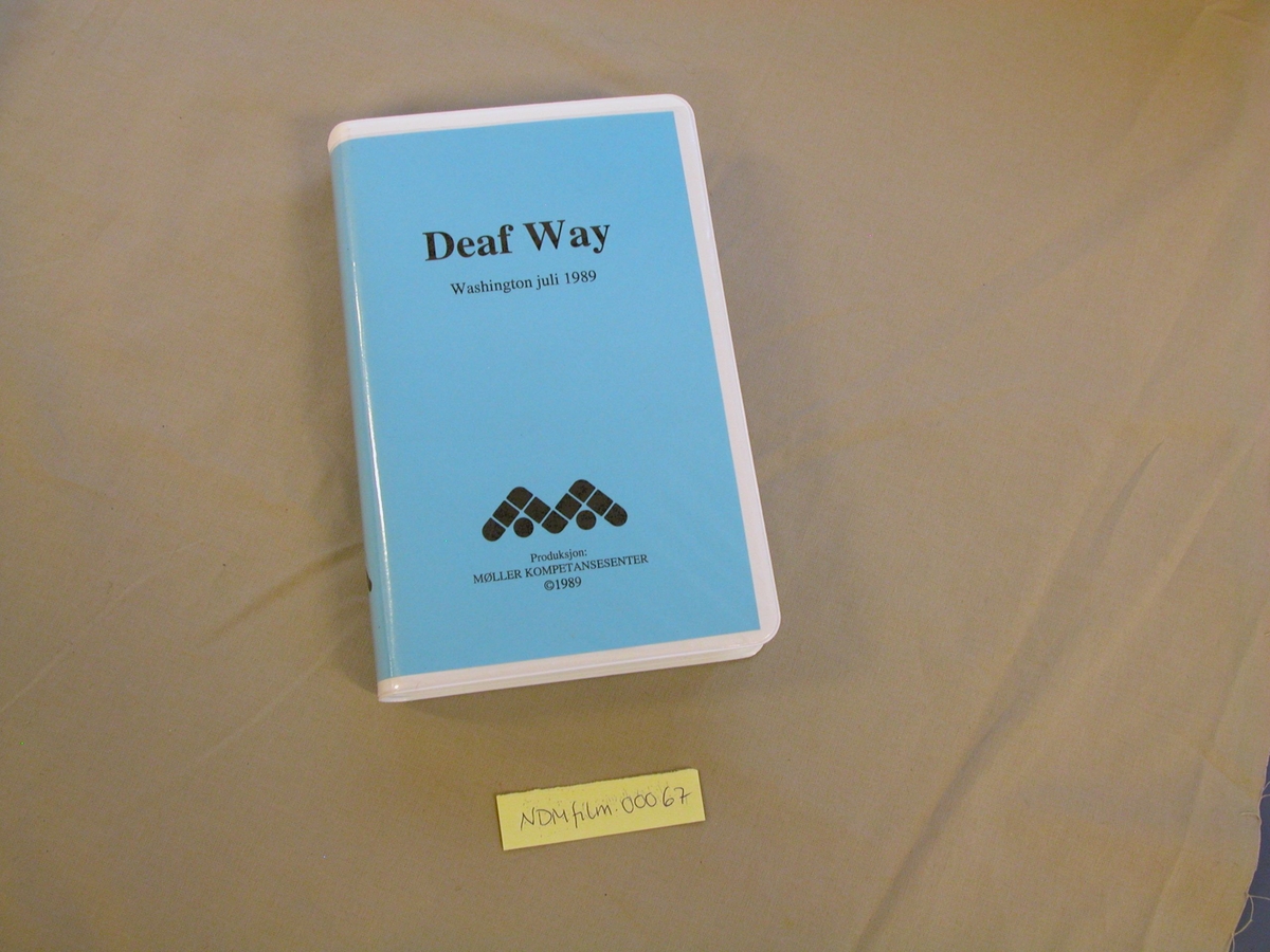 Deaf way, Washington juli 1989

Videoreportasje fra den første internasjonale festival og konferanse om døves språk, kultur og historie, 9--14- juli 1989.