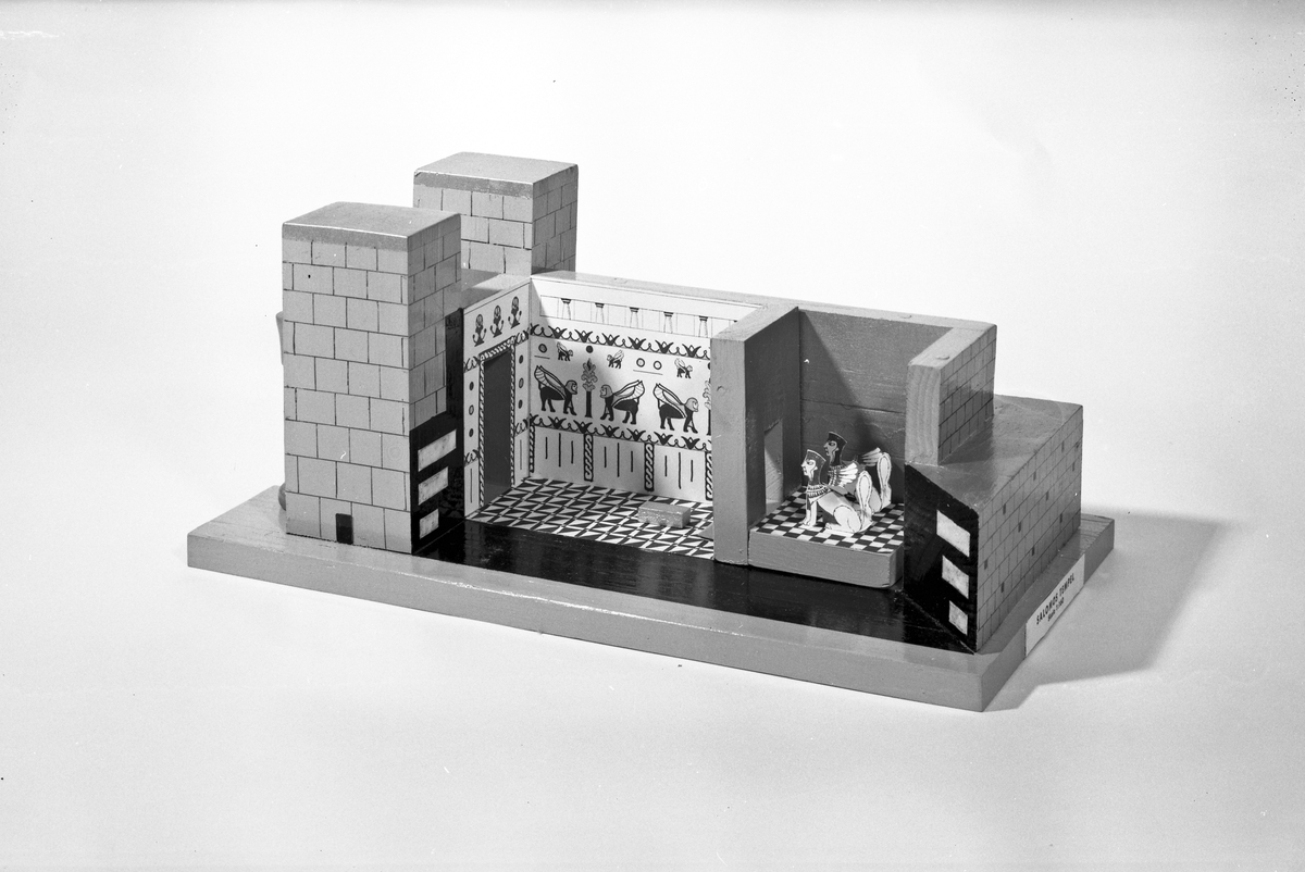 Reklamfotografering av produkt från Skolförlaget AB, modell av Solomons tempel
