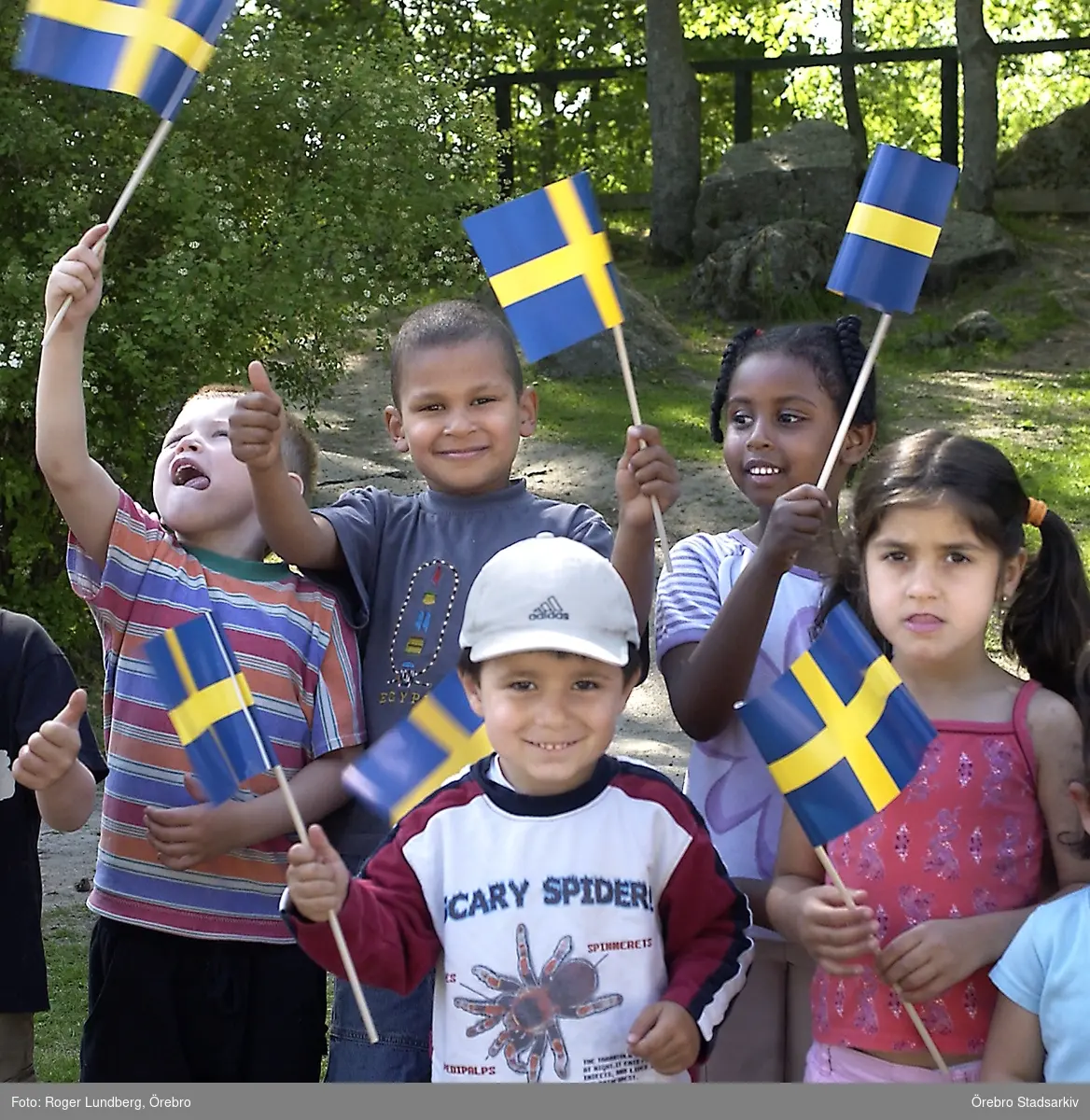 Barn firar Sveriges nationaldag