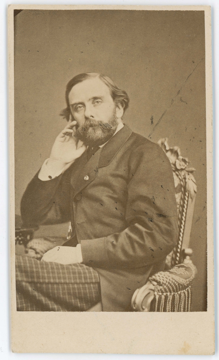 Porträtt på Johan Fredrik Höckert. Målare, professor vid konstakademin. Född 26 augusti år 1826. Död 16 september år 1866.