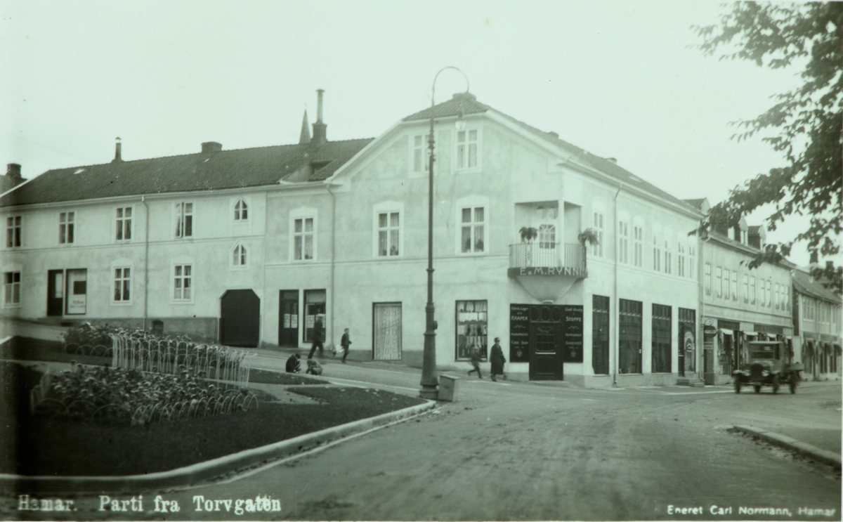 Postkort, Hamar, Torggata 55, Triangelen, M. Rynnings forretning, 
