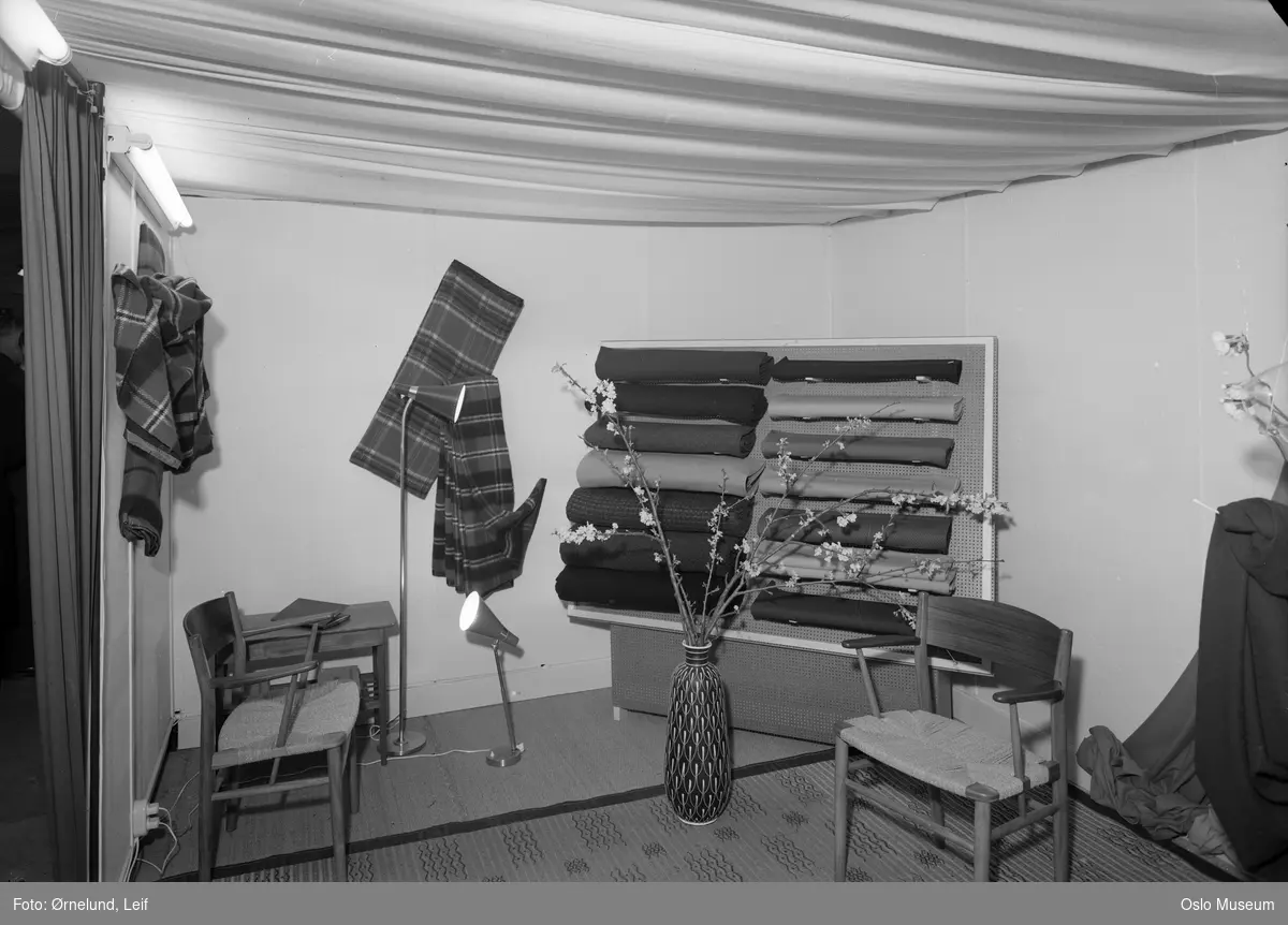 Veveri i Heggedal i Asker, Akershus. Produserte ullvarer som dress-, kåpe-, kjole- og tweedstoff, ulltepper og bukse- og skjørtestoff i dacron og orlon, og varer i merket Orlana. Heggedal Ullvarefabrikk var en av de mange tekstilindustribedriftene som bukket under i 1950-talles internasjonale konkurranse, i godt selskap med Hjula, Graah og en mengde av landets tekstilfabrikker som måtte legge inn årene på denne tiden. Ullvaren i Heggedal har siden vært et aktivt hus for både nærings- og kulturvirksomhet.